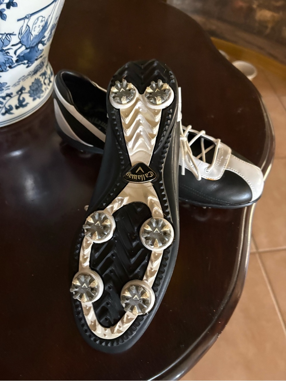 Callaway Black and White Women's Golf Lace-Up Flats - Picture 3 of 3